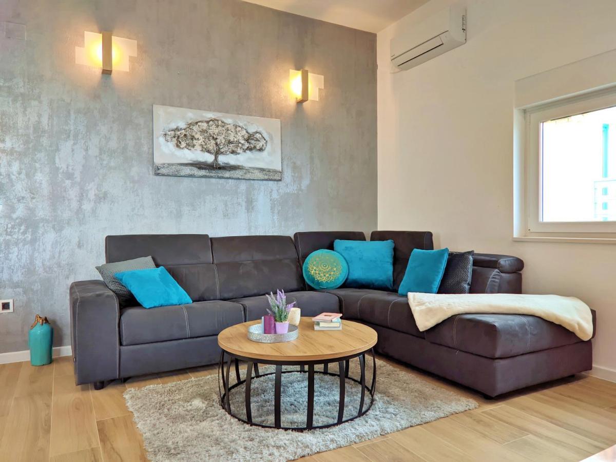 Luxury Sunrise Jacuzzi Apts, 50 M From The Beach カリ エクステリア 写真