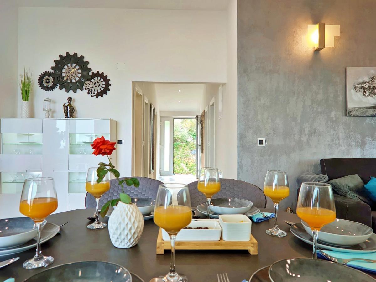 Luxury Sunrise Jacuzzi Apts, 50 M From The Beach カリ エクステリア 写真
