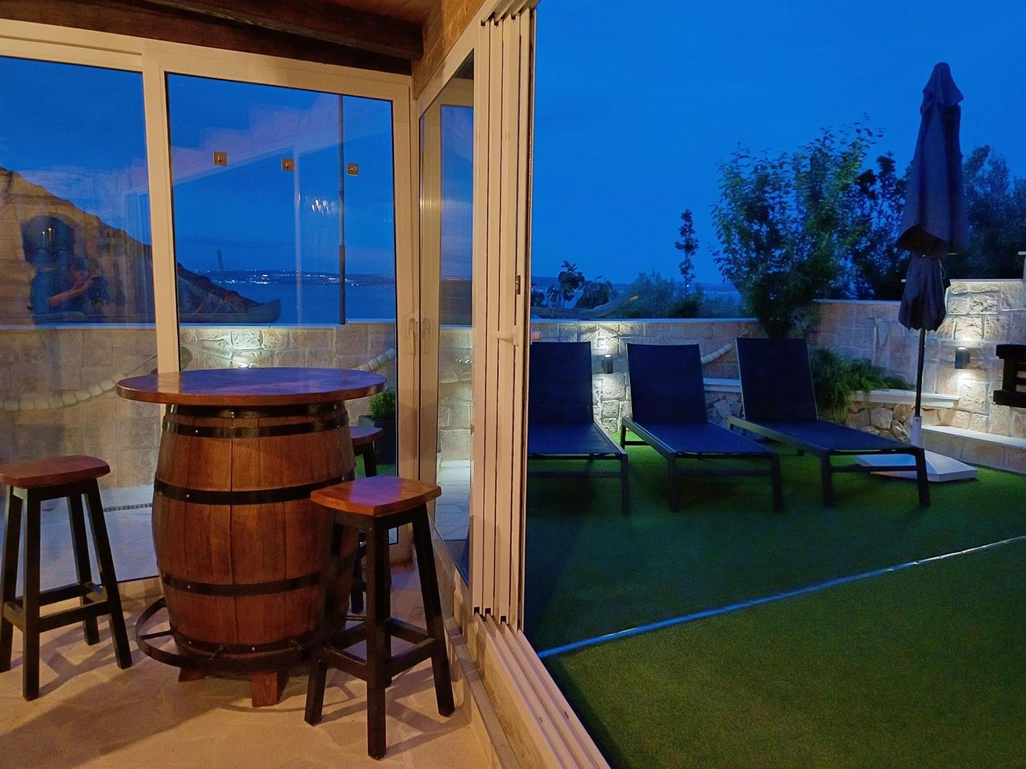 Luxury Sunrise Jacuzzi Apts, 50 M From The Beach カリ エクステリア 写真